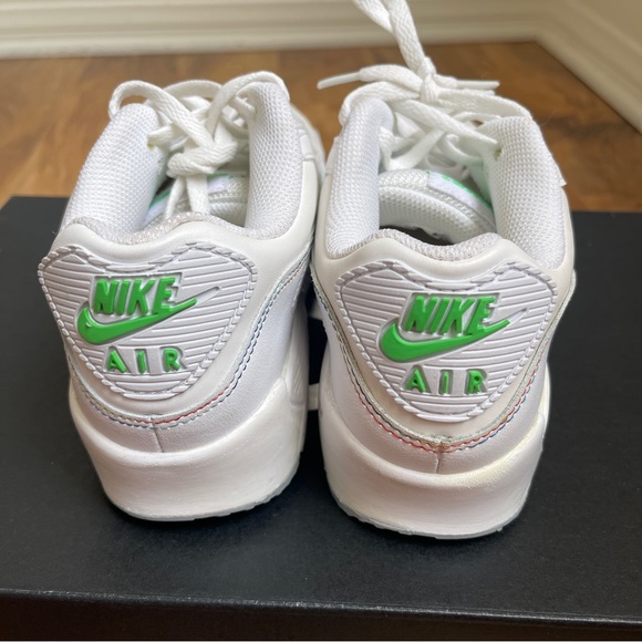 NWOB Air Max 90 ‘Swoosh Pack’ / White/Aluminum/Black/Light Green Spark / size 5Y - Picture 6 of 6